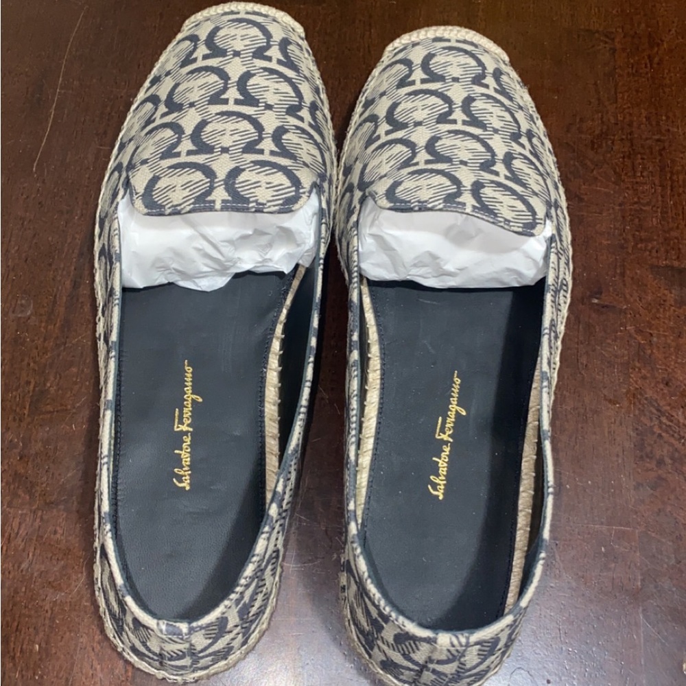 Salvatore Ferragamo Sue Gancini Logo Espadrilles